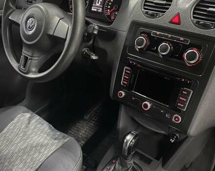 Сірий Фольксваген Кадді, об'ємом двигуна 1.6 л та пробігом 246 тис. км за 8200 $, фото 6 на Automoto.ua