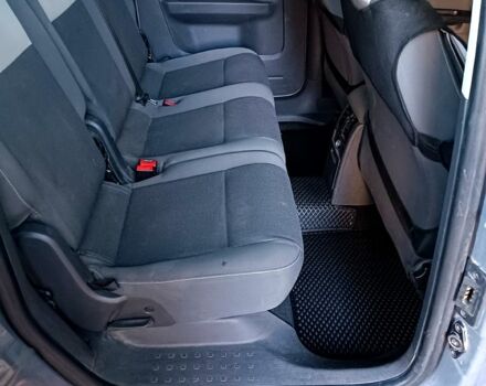 Серый Фольксваген Кадди, объемом двигателя 1.2 л и пробегом 229 тыс. км за 6500 $, фото 2 на Automoto.ua