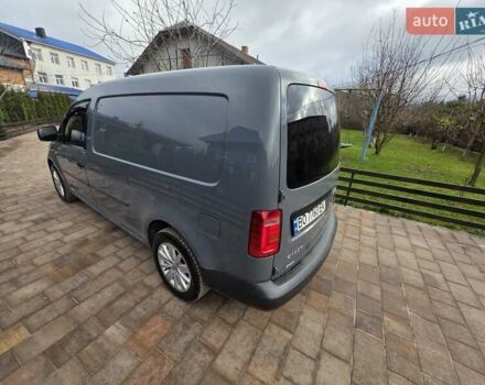 Серый Фольксваген Кадди, объемом двигателя 2 л и пробегом 276 тыс. км за 13300 $, фото 2 на Automoto.ua