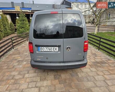 Серый Фольксваген Кадди, объемом двигателя 2 л и пробегом 276 тыс. км за 13300 $, фото 3 на Automoto.ua