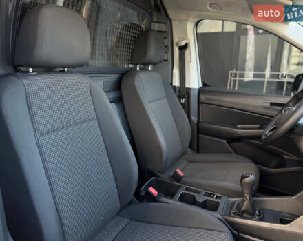 Сірий Фольксваген Кадді, об'ємом двигуна 2 л та пробігом 195 тис. км за 17399 $, фото 19 на Automoto.ua