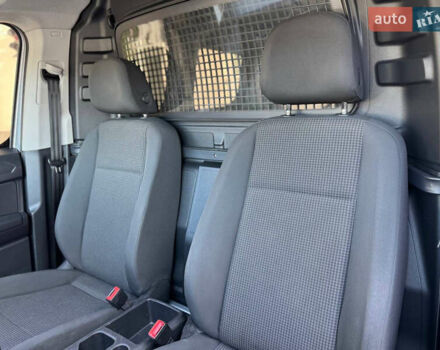 Сірий Фольксваген Кадді, об'ємом двигуна 2 л та пробігом 195 тис. км за 17399 $, фото 16 на Automoto.ua