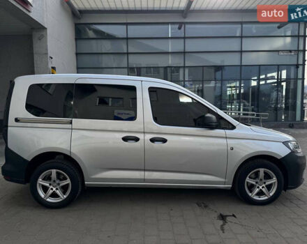 Сірий Фольксваген Кадді, об'ємом двигуна 2 л та пробігом 195 тис. км за 17399 $, фото 4 на Automoto.ua