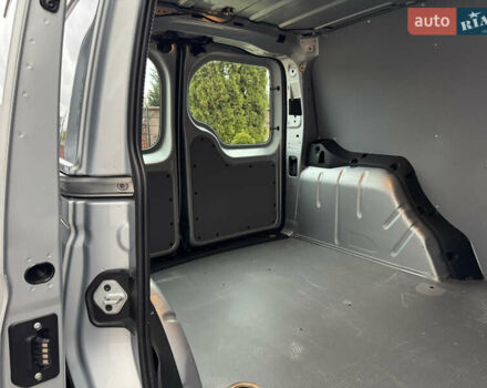 Серый Фольксваген Кадди, объемом двигателя 2 л и пробегом 249 тыс. км за 16800 $, фото 18 на Automoto.ua