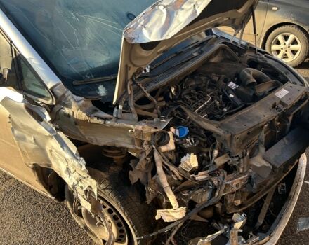 Серый Фольксваген Кадди, объемом двигателя 1.6 л и пробегом 220 тыс. км за 4000 $, фото 2 на Automoto.ua