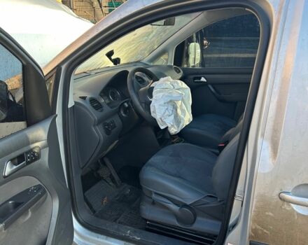 Серый Фольксваген Кадди, объемом двигателя 1.6 л и пробегом 220 тыс. км за 4000 $, фото 3 на Automoto.ua