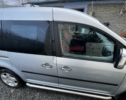 Серый Фольксваген Кадди, объемом двигателя 2 л и пробегом 364 тыс. км за 5000 $, фото 1 на Automoto.ua