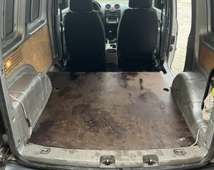 Серый Фольксваген Кадди, объемом двигателя 2 л и пробегом 274 тыс. км за 4999 $, фото 7 на Automoto.ua