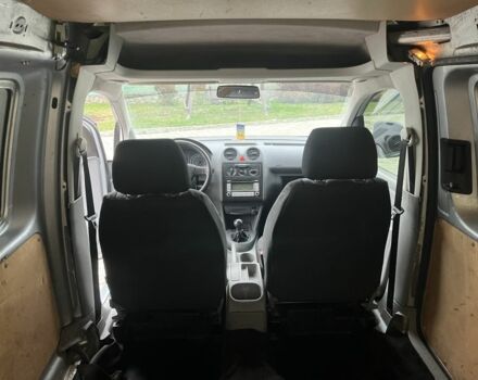 Серый Фольксваген Кадди, объемом двигателя 2 л и пробегом 274 тыс. км за 4999 $, фото 10 на Automoto.ua