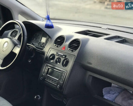 Серый Фольксваген Кадди, объемом двигателя 2 л и пробегом 430 тыс. км за 4599 $, фото 11 на Automoto.ua