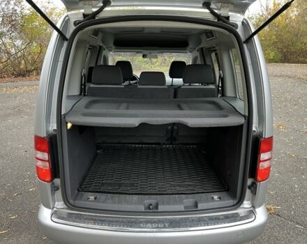 Серый Фольксваген Кадди, объемом двигателя 1.6 л и пробегом 312 тыс. км за 9200 $, фото 5 на Automoto.ua