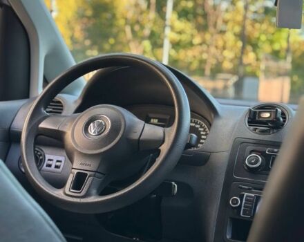 Серый Фольксваген Кадди, объемом двигателя 1.6 л и пробегом 280 тыс. км за 8500 $, фото 5 на Automoto.ua