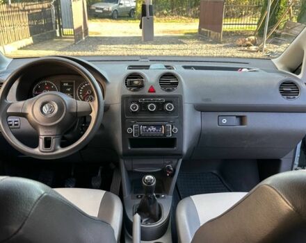 Серый Фольксваген Кадди, объемом двигателя 1.6 л и пробегом 280 тыс. км за 8500 $, фото 4 на Automoto.ua