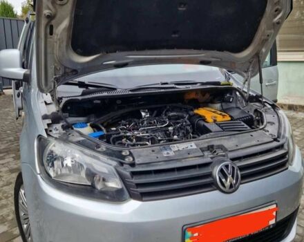 Сірий Фольксваген Кадді, об'ємом двигуна 1.6 л та пробігом 300 тис. км за 11000 $, фото 1 на Automoto.ua