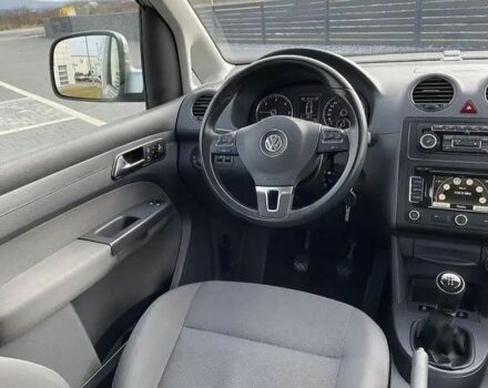 Фольксваген Кадди 2015 в Виноградове на Automoto.ua Серый Фольксваген Кадди, объемом двигателя 1.6 л и пробегом 299 тыс. км за 11000 $, фото 7 на Automoto.ua