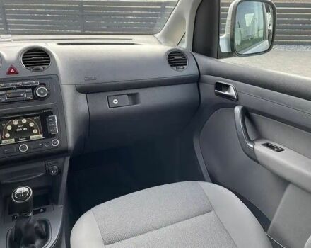 Фольксваген Кадди 2015 в Виноградове на Automoto.ua Серый Фольксваген Кадди, объемом двигателя 1.6 л и пробегом 299 тыс. км за 11000 $, фото 12 на Automoto.ua