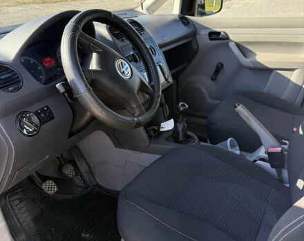 Серый Фольксваген Кадди, объемом двигателя 1.97 л и пробегом 286 тыс. км за 5200 $, фото 2 на Automoto.ua