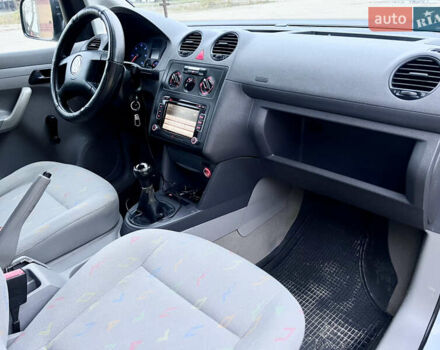 Серый Фольксваген Кадди, объемом двигателя 2 л и пробегом 286 тыс. км за 5499 $, фото 28 на Automoto.ua