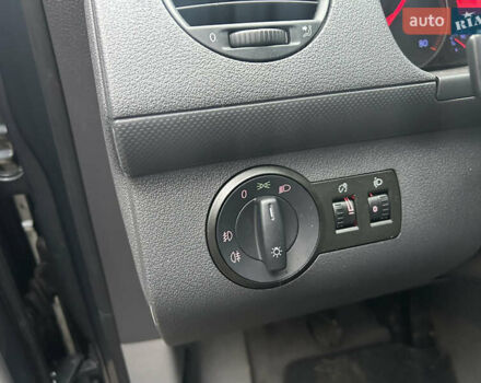 Сірий Фольксваген Кадді, об'ємом двигуна 1.6 л та пробігом 197 тис. км за 6350 $, фото 22 на Automoto.ua