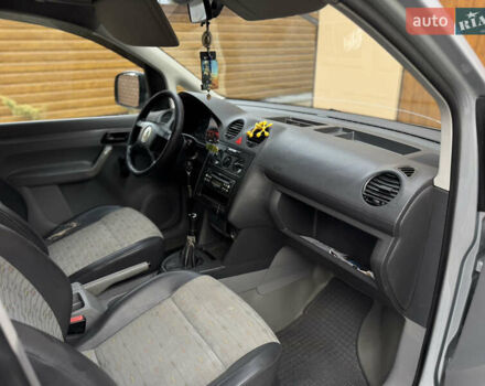 Сірий Фольксваген Кадді, об'ємом двигуна 2 л та пробігом 370 тис. км за 3950 $, фото 25 на Automoto.ua