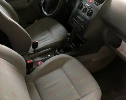 Серый Фольксваген Кадди, объемом двигателя 2 л и пробегом 300 тыс. км за 4900 $, фото 2 на Automoto.ua