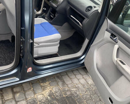 Сірий Фольксваген Кадді, об'ємом двигуна 1.6 л та пробігом 216 тис. км за 6000 $, фото 31 на Automoto.ua