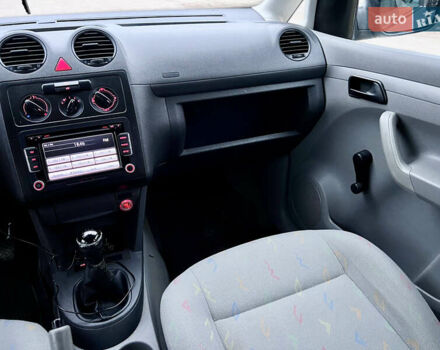 Серый Фольксваген Кадди, объемом двигателя 2 л и пробегом 286 тыс. км за 5499 $, фото 19 на Automoto.ua