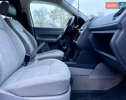 Серый Фольксваген Кадди, объемом двигателя 2 л и пробегом 286 тыс. км за 5499 $, фото 30 на Automoto.ua