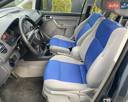 Сірий Фольксваген Кадді, об'ємом двигуна 1.6 л та пробігом 216 тис. км за 6000 $, фото 18 на Automoto.ua