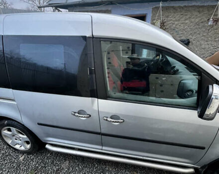 Серый Фольксваген Кадди, объемом двигателя 1.97 л и пробегом 364 тыс. км за 5000 $, фото 3 на Automoto.ua