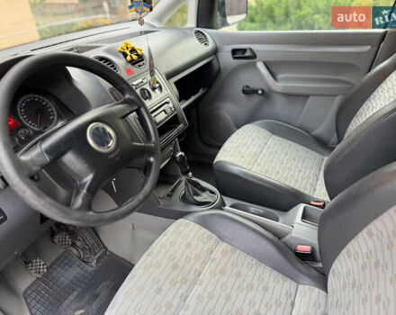 Сірий Фольксваген Кадді, об'ємом двигуна 2 л та пробігом 370 тис. км за 3950 $, фото 18 на Automoto.ua