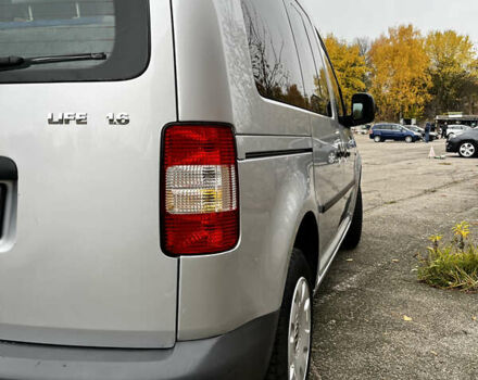 Сірий Фольксваген Кадді, об'ємом двигуна 1.6 л та пробігом 239 тис. км за 7200 $, фото 11 на Automoto.ua