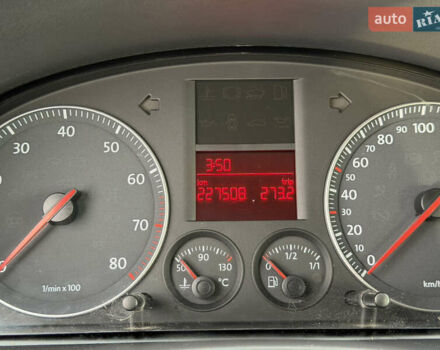 Серый Фольксваген Кадди, объемом двигателя 1.6 л и пробегом 227 тыс. км за 7899 $, фото 48 на Automoto.ua