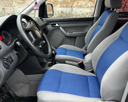 Сірий Фольксваген Кадді, об'ємом двигуна 1.6 л та пробігом 239 тис. км за 7200 $, фото 21 на Automoto.ua