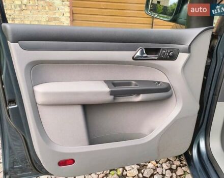 Серый Фольксваген Кадди, объемом двигателя 1.6 л и пробегом 218 тыс. км за 6750 $, фото 27 на Automoto.ua