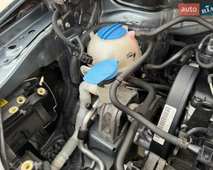 Серый Фольксваген Кадди, объемом двигателя 1.6 л и пробегом 227 тыс. км за 7899 $, фото 79 на Automoto.ua