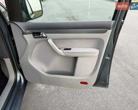 Серый Фольксваген Кадди, объемом двигателя 1.6 л и пробегом 227 тыс. км за 7899 $, фото 72 на Automoto.ua