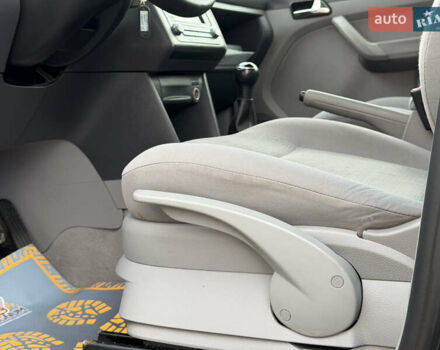 Серый Фольксваген Кадди, объемом двигателя 1.6 л и пробегом 227 тыс. км за 7899 $, фото 30 на Automoto.ua