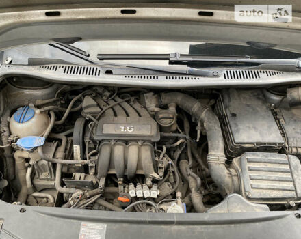 Сірий Фольксваген Кадді, об'ємом двигуна 1.6 л та пробігом 211 тис. км за 6997 $, фото 15 на Automoto.ua