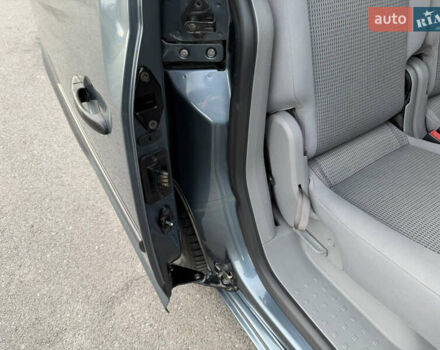 Серый Фольксваген Кадди, объемом двигателя 1.6 л и пробегом 227 тыс. км за 7899 $, фото 60 на Automoto.ua