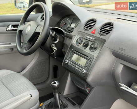 Серый Фольксваген Кадди, объемом двигателя 1.6 л и пробегом 227 тыс. км за 7899 $, фото 78 на Automoto.ua