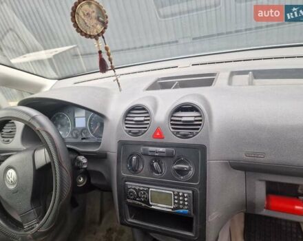 Серый Фольксваген Кадди, объемом двигателя 1.98 л и пробегом 220 тыс. км за 4500 $, фото 2 на Automoto.ua