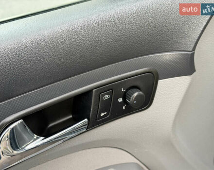 Серый Фольксваген Кадди, объемом двигателя 1.6 л и пробегом 227 тыс. км за 7899 $, фото 47 на Automoto.ua