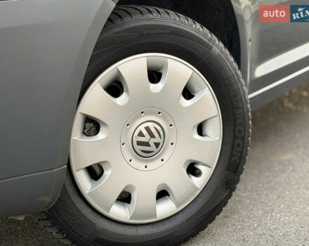 Серый Фольксваген Кадди, объемом двигателя 1.6 л и пробегом 227 тыс. км за 7899 $, фото 7 на Automoto.ua