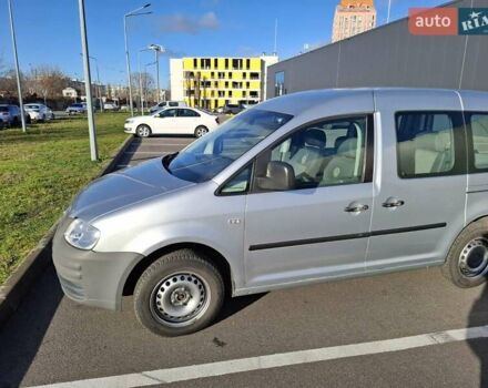 Серый Фольксваген Кадди, объемом двигателя 1.6 л и пробегом 422 тыс. км за 6000 $, фото 5 на Automoto.ua