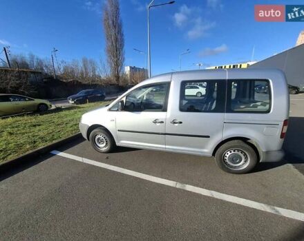 Серый Фольксваген Кадди, объемом двигателя 1.6 л и пробегом 422 тыс. км за 6000 $, фото 3 на Automoto.ua