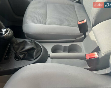 Серый Фольксваген Кадди, объемом двигателя 1.4 л и пробегом 170 тыс. км за 6950 $, фото 60 на Automoto.ua