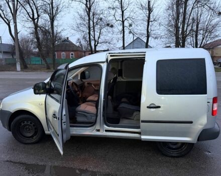 Сірий Фольксваген Кадді, об'ємом двигуна 1.6 л та пробігом 225 тис. км за 5450 $, фото 6 на Automoto.ua