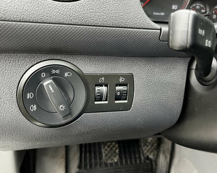 Сірий Фольксваген Кадді, об'ємом двигуна 1.6 л та пробігом 239 тис. км за 7200 $, фото 27 на Automoto.ua