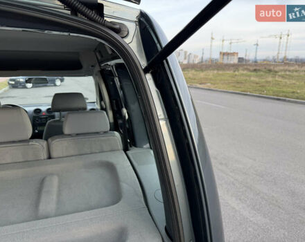 Серый Фольксваген Кадди, объемом двигателя 1.6 л и пробегом 227 тыс. км за 7899 $, фото 40 на Automoto.ua